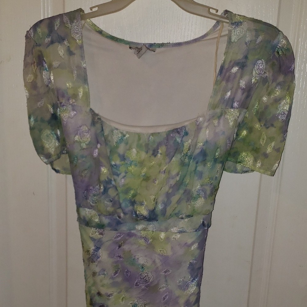 Lightly worn beautiful Dress Barn 2x blouse.